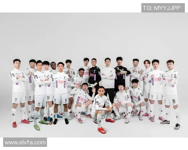 足球明星醉酒夜店狂欢引发热议众人关注其私生活与职业形象 足球明星醉酒夜店狂欢引发热议众人关注其私生活与职业形象